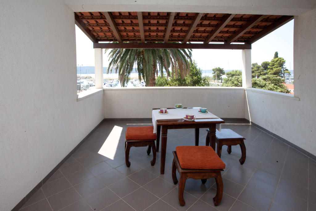 Yacht Beach Apartments คาชเตลา ภายนอก รูปภาพ